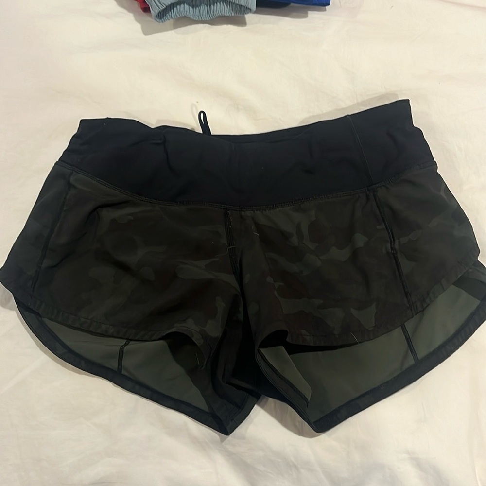 Lululemon shorts camo